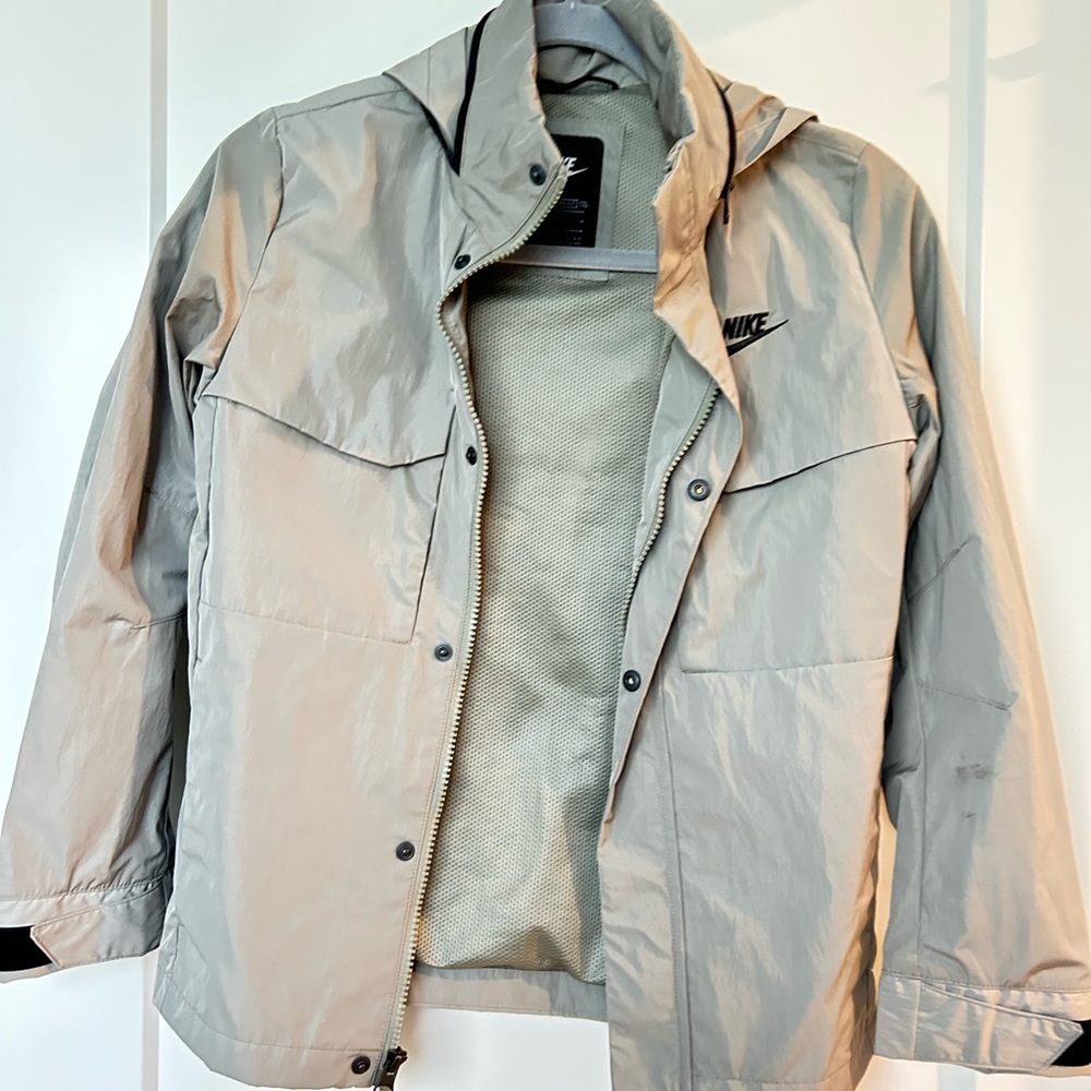 Nike Sportswear Big Kids M65 Field jacket Light Army:Black Windbreaker Jacket.